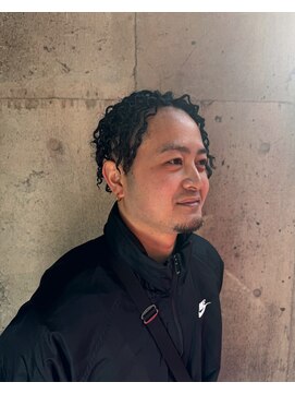 ローグ(Logue) スプリングドレッド/特殊パーマ/針金パーマ/スキンフェード