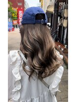 エマ(emma) オリーブグレージュ×韓国巻き