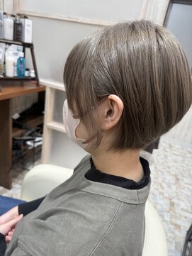 オリバー 小船越(ORiVER) 前下がりショートボブ