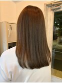 オリーブベージュ