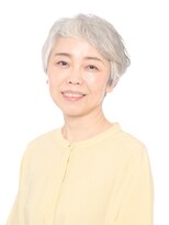 ブロッサム プロデュースド バイ エガオ(Blossom PRODUCED by EGAO)&nbsp;白髪を楽しむ！大人のふんわりショートヘア