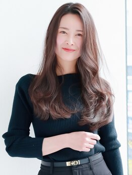 ローレルバイアイリス(Rourel by ailis)の写真/マンツーマン施術だからできる大人女性の悩みに寄り添うカウンセリング。自分だけのヘアをご提案します。