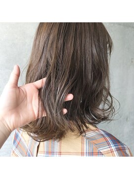 アピッシュ ギンザ(apish ginza) tomo*ワンメイクで叶う透け感カラー