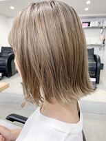 ペールトーンブランジュ×透け感パッツンボブ