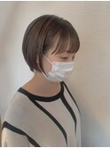柔らかショートボブ/ニュアンスカラー/ぱっつん前髪