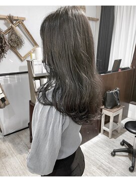 ヘアーアンドアトリエ マール(Hair&Atelier Marl) 【Marl】ネイビーグレージュカラー×波巻きセミディ