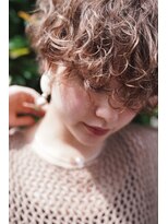 カライング(ing) 【+~ing 】外国人風くせ毛ショート