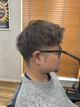 バーバーエイオーエイト(Barber 808) アップバングパーマ