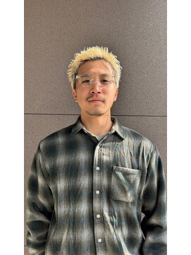 ブローチ(broche) スパイキーショート