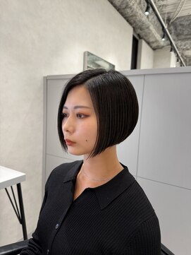 キートス(Kiitos) 個性溢れる　刈り上げ前下がりボブ