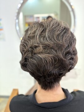 ビィーワンイースト(Be 1 EAST) パーマ