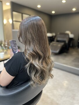 エリス ウメダ(Eliss umeda) グラデーションカラー！