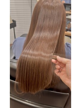 髪質改善で叶うツヤ感ロングヘア