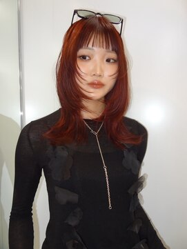 ヌーヴ(Nu:v) ミディアムレイヤー/赤髪