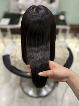 パーマ落としラボ アピッシュ 銀座(apish) ナチュラルにツヤ感♪パーマ落とし