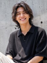 インアンドヤング 栄(in&yang) センターパートウルフ ×アップバング縦落ちサーフカールパーマ