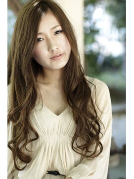 ナナナ パレナ 宝塚店(nanana parena) クセの方も 大人のロングのレイヤースタイル♪ NANANA PARENA