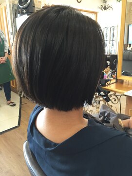 ルークス 中央林間(LOOOKS) ゆるめのラウンドカーブで前下がりのBobにイメチェン