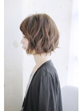 シュシュット(chouchoute) 美髪質改善ピンクブラウンエアリーロング切りっぱなしボブ/001