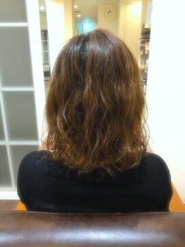 ベンティレオ(venti Leo) ゆるふわランダムパーマ ミディアムレイヤーカット