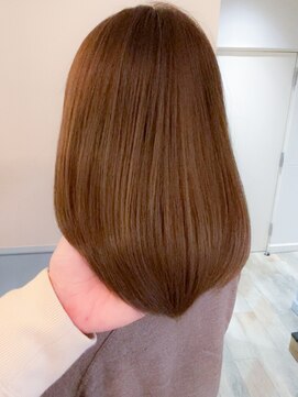 フレームプラス 御堂筋難波店(FRAME +) 美髪ベージュカラー艶カラーナチュラルストレートシースルー前髪