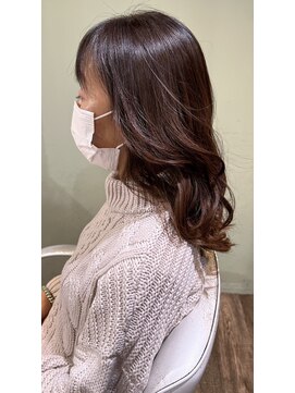 アエラスラナ 相模大野(Aeolus Lana) 毛流れをいかしたレイヤースタイル