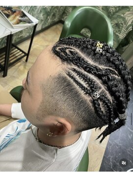 マドゥーズ ヘアショップ(Madoo's hair shop) デザインコーンロウ