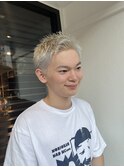 スパイキーショート×ホワイトカラー
