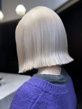 リノショアーズ 日本大通り店(RINOSHORES) 20代30代40代ブリーチありなし艶感カラー透明感ナチュラルカラー