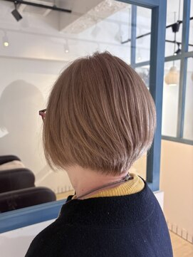 ラソニシカサイ(Lazo nishikasai) ミルクティーベージュショート