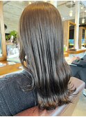 グレージュ切りっぱなしボブ前髪ありミニボブミルクティベージュ