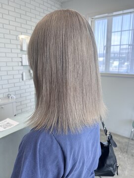 ダイアモンドリリー(Diamond Lily) ホワイトグレージュ