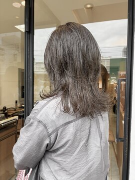 ハロウ 岡山ロングウルフ髪質改善トリートメントネイビーカラー