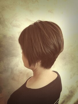 ボヌールヘア(BONHEUR HAIR) ボヌールヘアー 綾瀬【YUKIE】シャープショートボブ