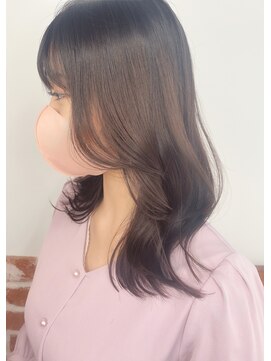 エニー 栄(Any) 顔まわりのくびれが可愛い韓国風レイヤー