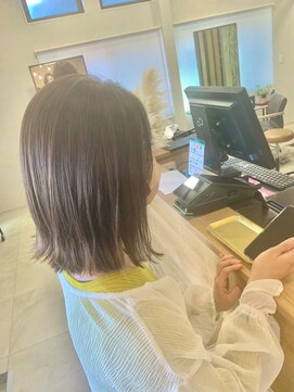 イーズヒュウ(ease HUE.) 外ハネボブ