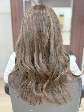 美容室 プークワ 中川春田駅前店 レイヤーカット/韓国風前髪/ハイライト