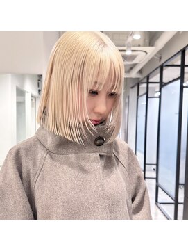 ベモ(NVEMO) ミルクティーボブハイトーンボブケアブリーチダブルカラー