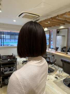 エイト新宿店(EIGHT shinjuku) 切りっぱなしボブ【27】