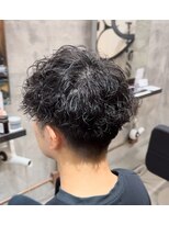 カーニー 上野(kearny)&nbsp;ツイストスパイラルパーマ縦落ちパーマメンズ波巻きパーマ