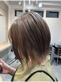 横浜西口肩上ショートボブ切りっぱなしボブグレージュカラー