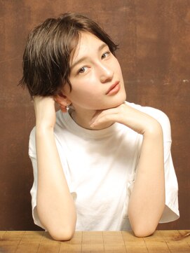 シアンデルカ(CYANDELUCCA) ベージュショートヘア