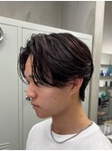 大人の抜け感を演出する、今トレンドのフェザーパーマ