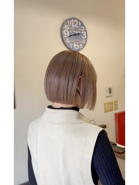 ブローチ(brooch) 切りっぱなしボブ＊ミルクティーベージュ