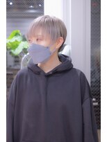 ソレイユ(Soleil)&nbsp;刈り上げショート/ツーブロック/ブリーチ/グレー/表参道【松本匡