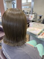 ファム(femme) 外ハネ寒色カラー