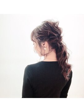 アムールマヤ ルーズなヘアセット