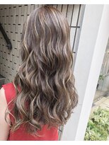 ヴィークス ヘア(vicus hair)&nbsp;秋髪「セピアベージュ×ハイライト」by 田渕 英和