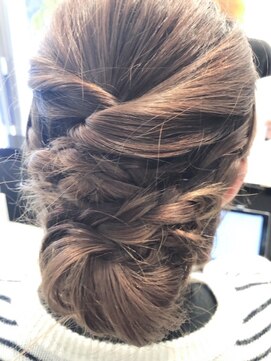 ディーヘアーデザイン(d.HAIR DESIGN) 編み込みアレンジ