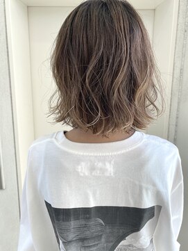 ヘアーデザイン シュシュ(hair design Chou Chou by Yone) アッシュベージュ&フリンジウェーブ♪